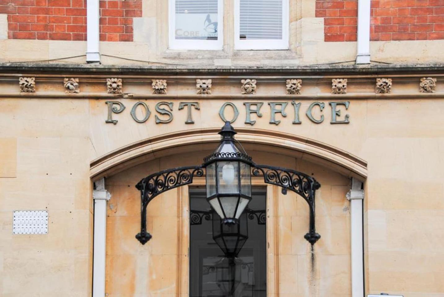 Warwick Post Office * Warwick (Warwickshire)