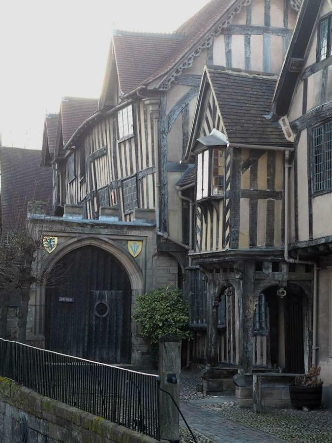 Warwick Post Office Apartment *